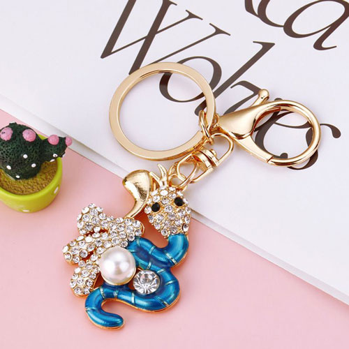 "Змейка с жемчужиной", брелок для ключей
