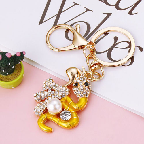 "Змейка с жемчужиной", брелок для ключей